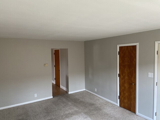 Building Photo - 58 Sturges