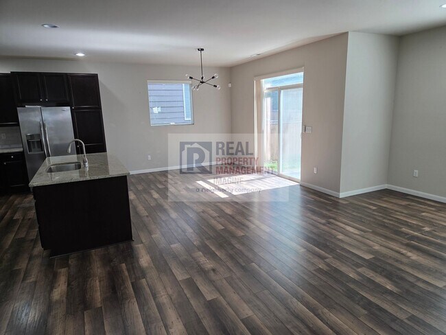 Foto del edificio - Modern 3 Bedroom, 2.5 Bath Home In Quiet Community!