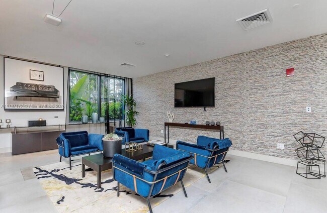 Foto del edificio - 121 NE 34th St