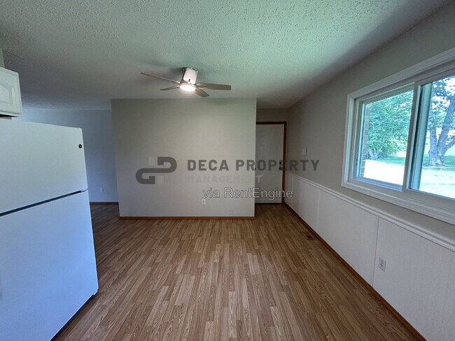 Building Photo - 2341 Battlefield Dr