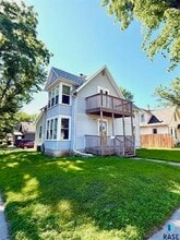 Building Photo - 425 S Prairie Ave