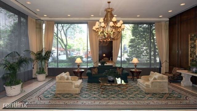 Foto del edificio - 15 W 60th St