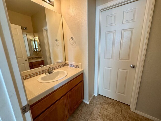 Foto del edificio - 3906 Rill Ct
