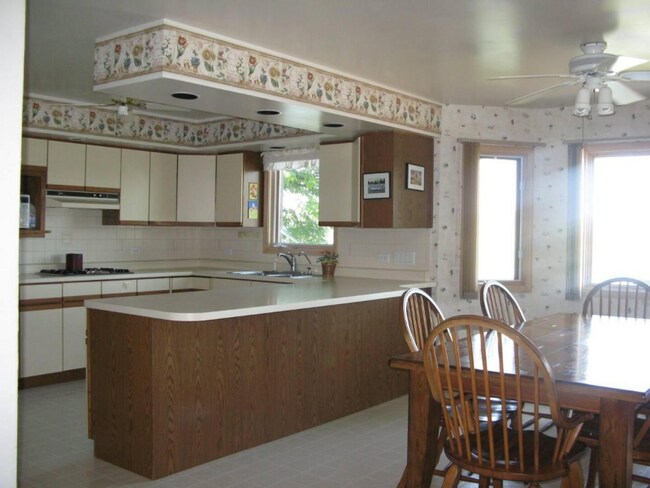 Building Photo - 5703 E Saugana Trail