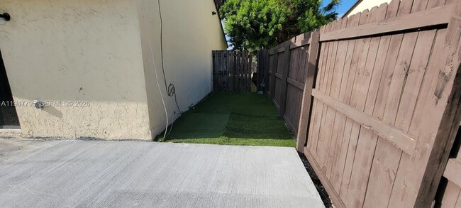 Foto del edificio - 14242 SW 283rd St