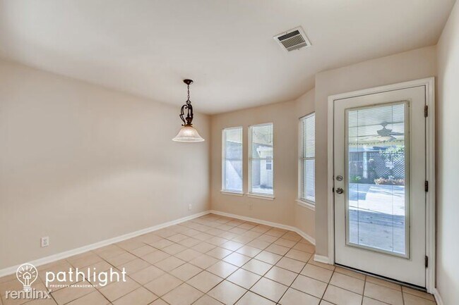 Foto del edificio - 3 br, 2.5 bath House - 1410 Rio Bravo Loop...