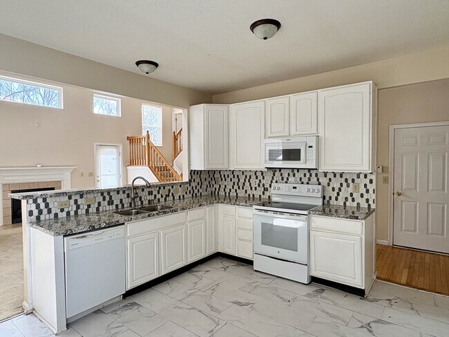 Foto del edificio - 2341 Oaktree Pl