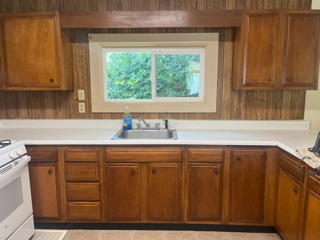 Kitchen - 8 Fair St