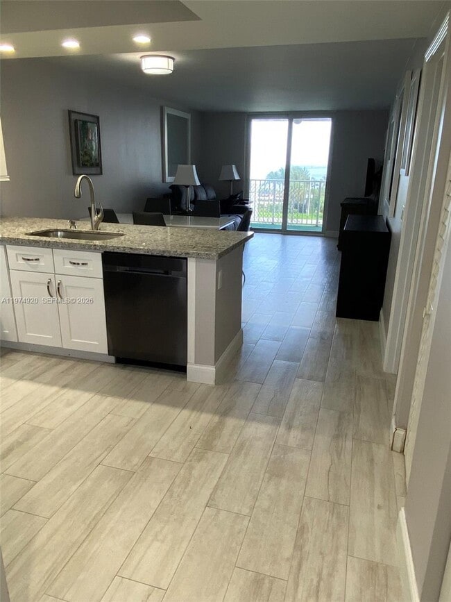 Foto del edificio - 2929 S Ocean Blvd