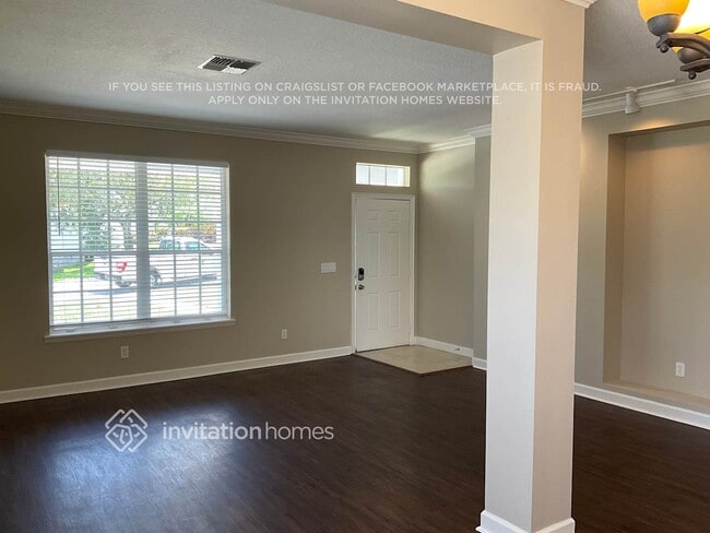 Building Photo - 1895 Lexington Pl