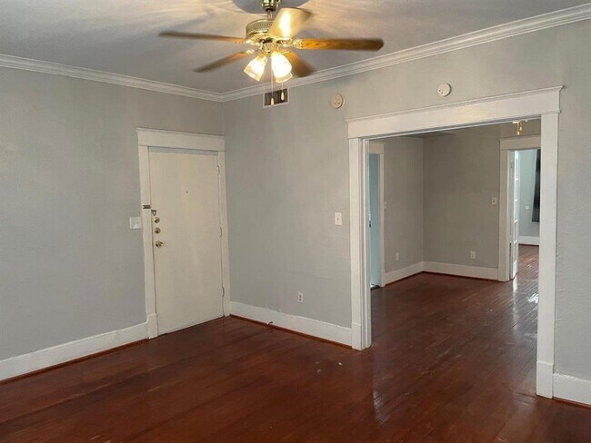 Building Photo - 1806 Hadley St