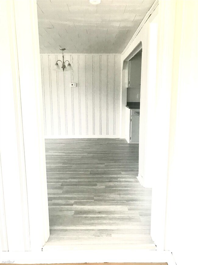 Building Photo - 3 br, 1 bath House - 2499 Old Plank Road