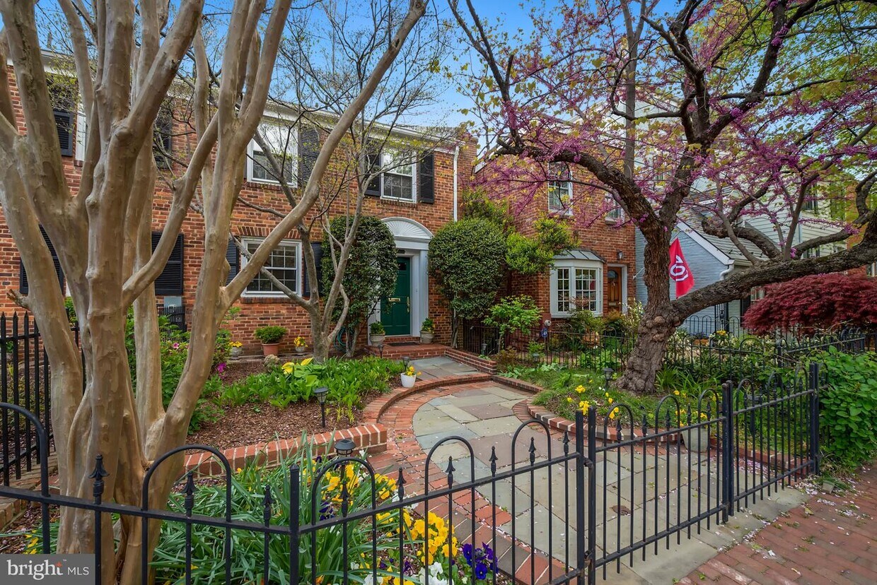Primary Photo - 1806 35th St NW