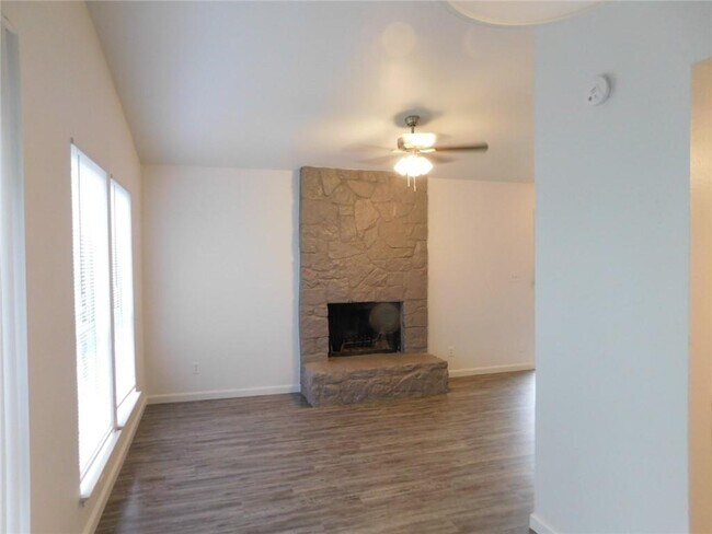 Foto del edificio - 1002 Fieldwood Dr