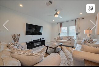 Building Photo - 28923 Yukon River Ct