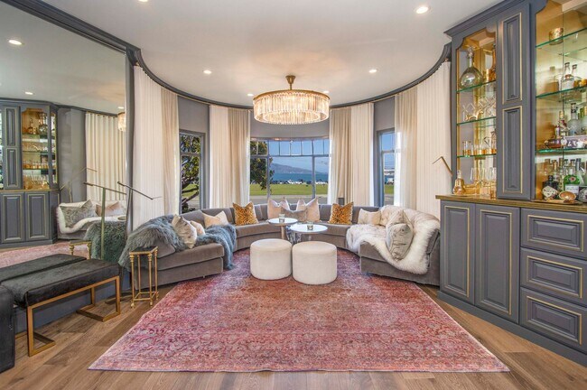 Photo - Marina Classic: Furnished 2 Bed/2 Bath. Apartment