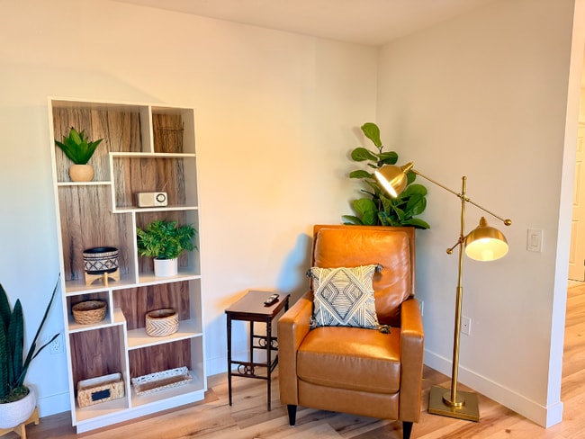 Building Photo - 942 Ruby Dr