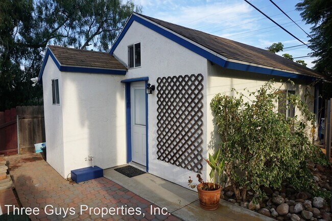 Studio, 1 bath House - 3920 Coronado Ave photo'