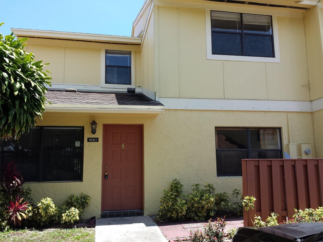 Foto principal - 16311 Country Lake Cir