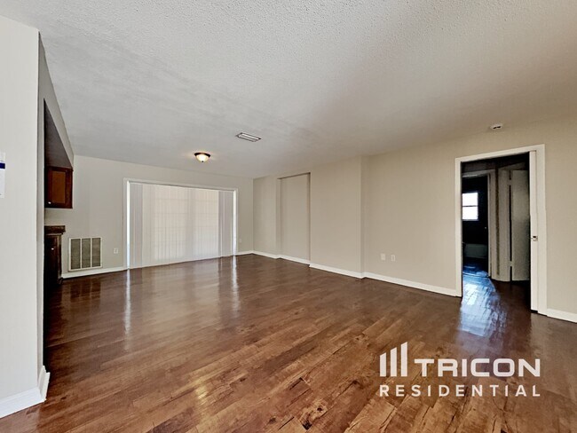 Foto del edificio - 104 New Hope Road Brandon FL