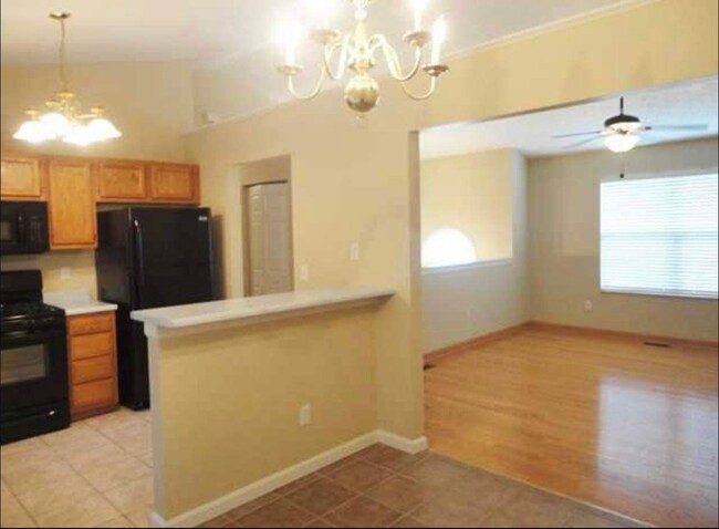 Building Photo - 2565 Chateaugay Ct