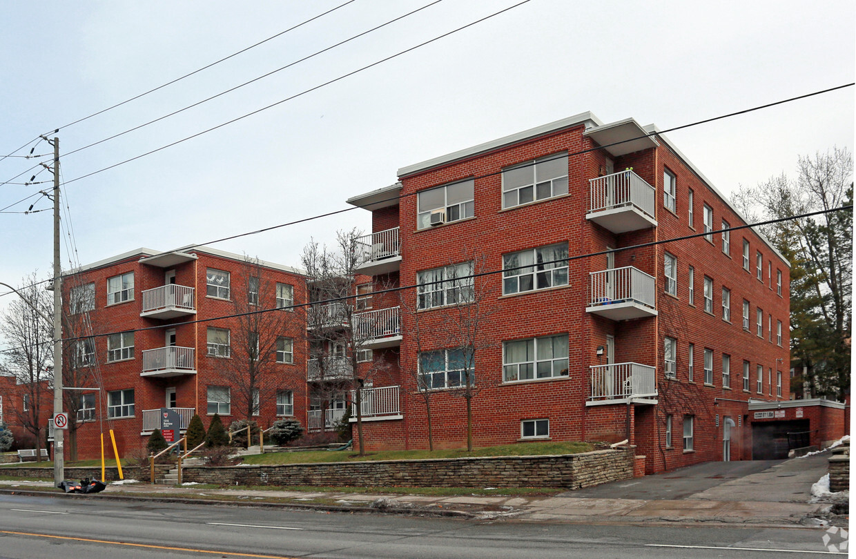 Primary Photo - 1315 Bayview Ave