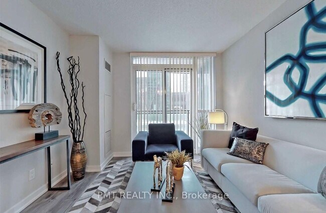 Building Photo - 18-2818 Harbour St