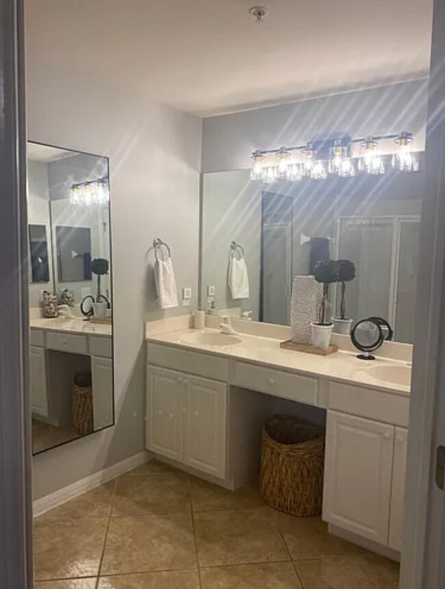 Foto del edificio - 960 Hampton Cir