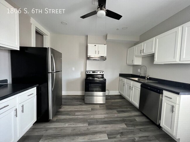 Building Photo - Newly Renovated 2 Bedroom just outside Ger...