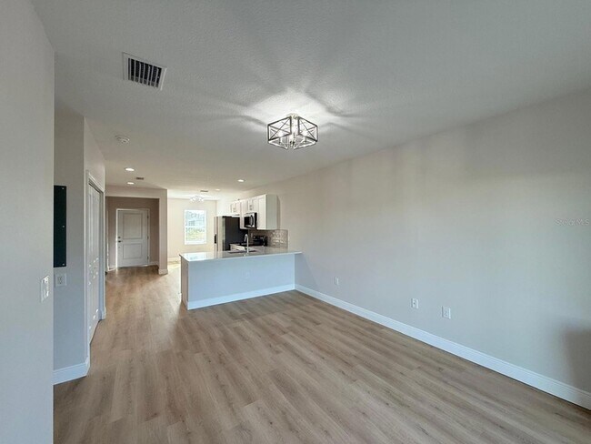 Foto del edificio - 10336 Pendleton Ave