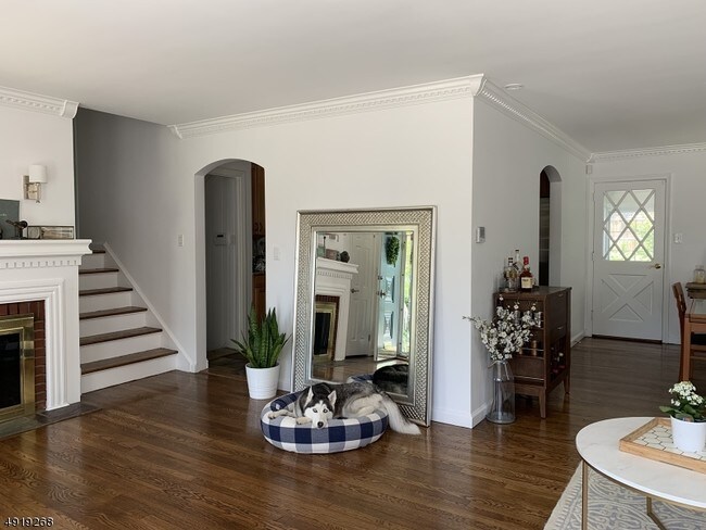 Building Photo - 382 Forest Ave