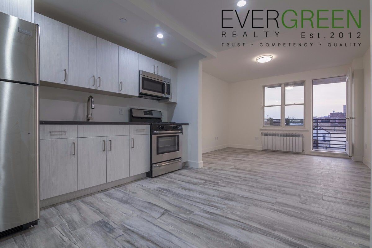Foto principal - 106 Remsen Ave