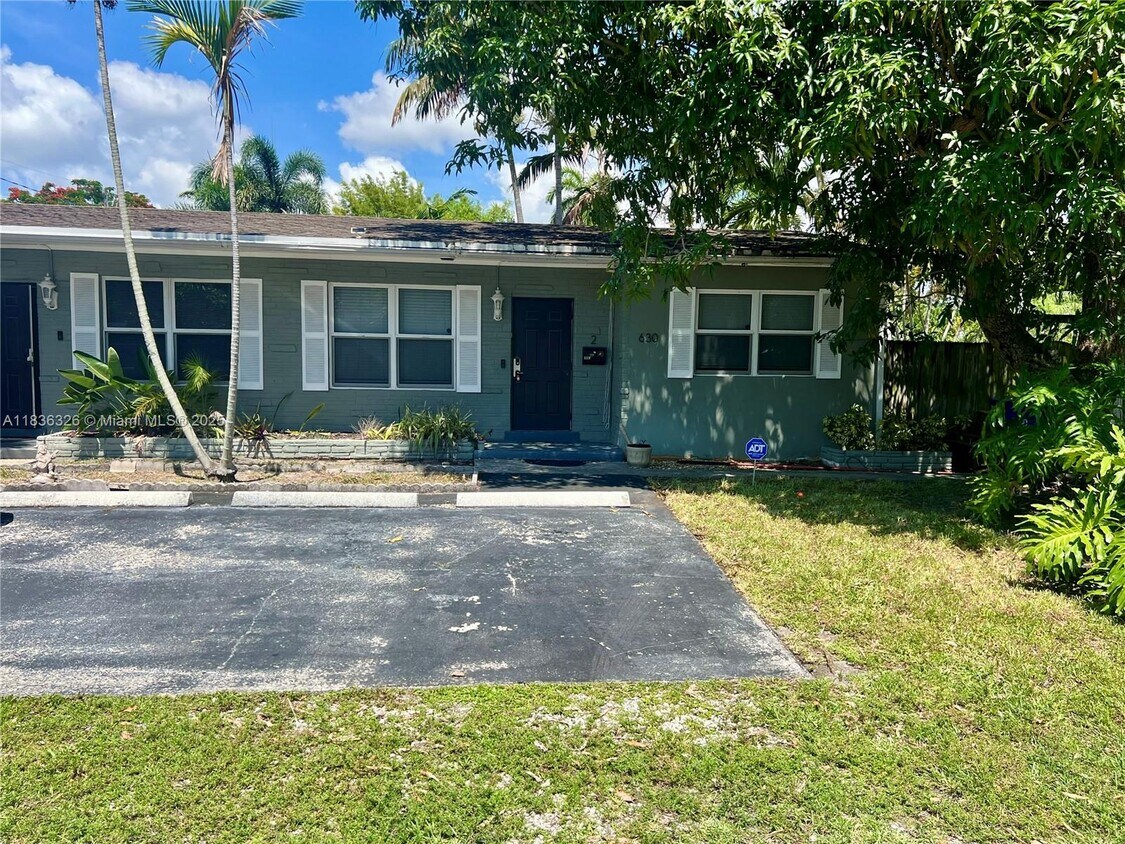 Primary Photo - 630 NE 15th Ct