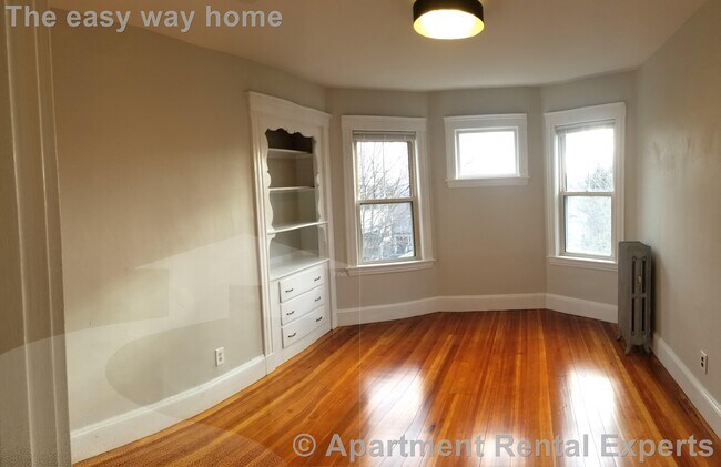 Foto del edificio - Inman / Central Square 4 bed, 2 Full Baths