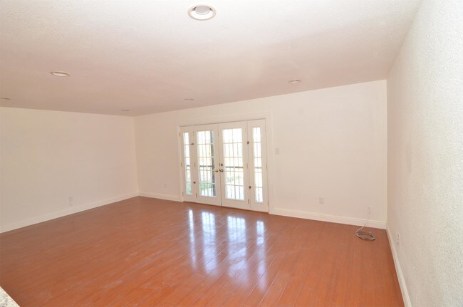 Foto del edificio - 8587 Gerber Rd