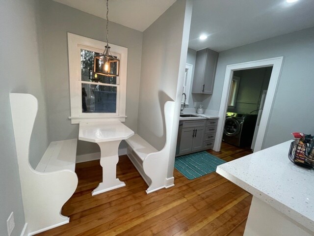 Kitchen with banquet - 2560 El Molino Ave