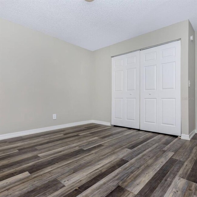 Foto del edificio - 222 Blairmore Blvd W