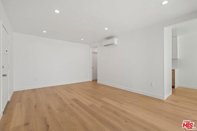Foto del edificio - 612 Huntley Dr