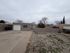 Building Photo - 1840 Dakota St NE