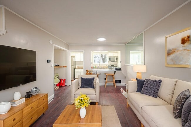 Photo - 4217 Gault Pl NE House