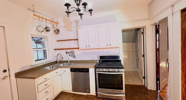 Building Photo - 1253 Ashland Ave