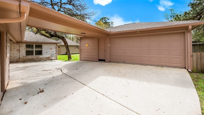 Building Photo - Amazing 4 bedroom house in Houston, TX