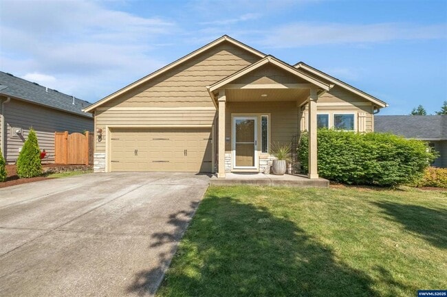Building Photo - Modern Comfort in Prime N. Albany Location!