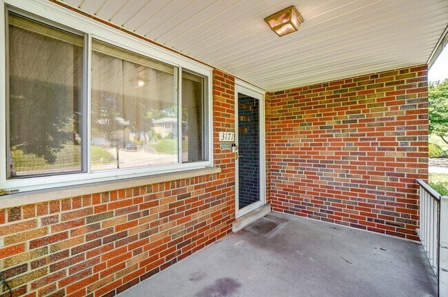 Building Photo - GREEN TWP - Meticulous 3 Bed Brick Ranch 1.5 bath, 1 Car Garage