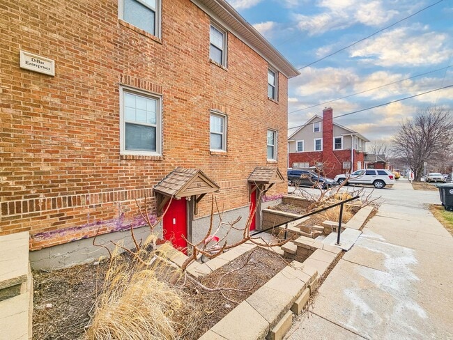 Building Photo - University Place Apartments