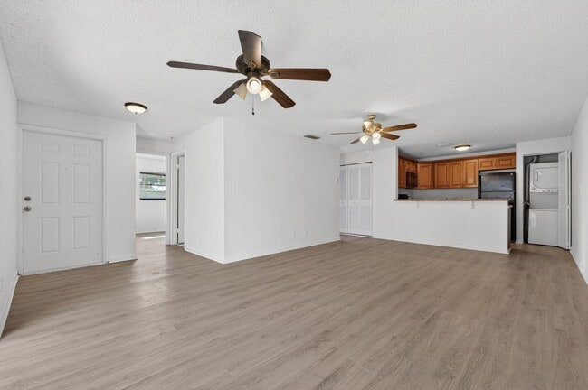 Foto del edificio - Lakeside Villas