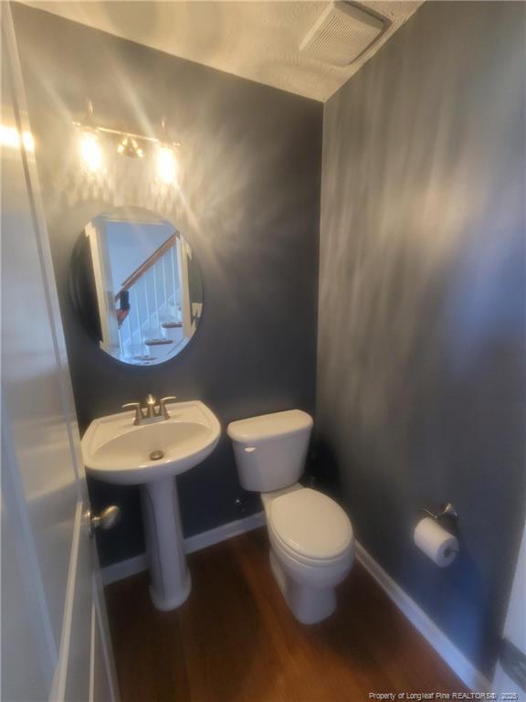 Foto del edificio - 3320 Benson Pl