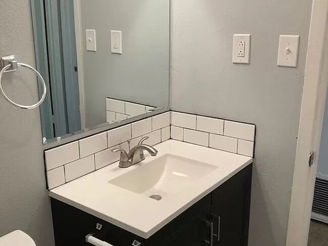 Foto del edificio - 1433-1433 Mahlow Dr