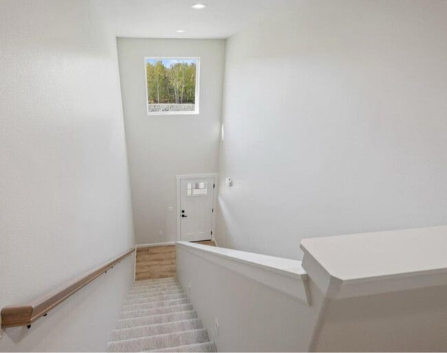 Building Photo - 323 Ashbrook Dr