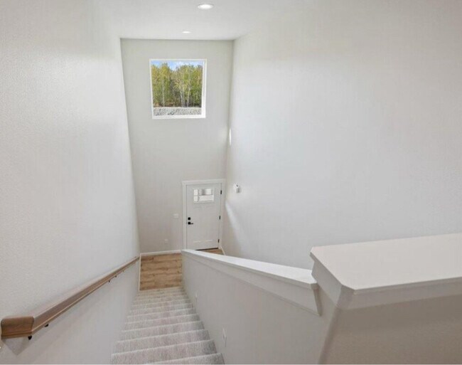 Foto del edificio - 323 Ashbrook Dr